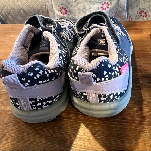 Oshkosh Everplay size 10 shoes - Picture 4 of 5